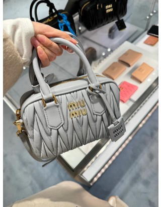 미우미우 아르카디 마테라쎄 나파 가죽 백 스몰