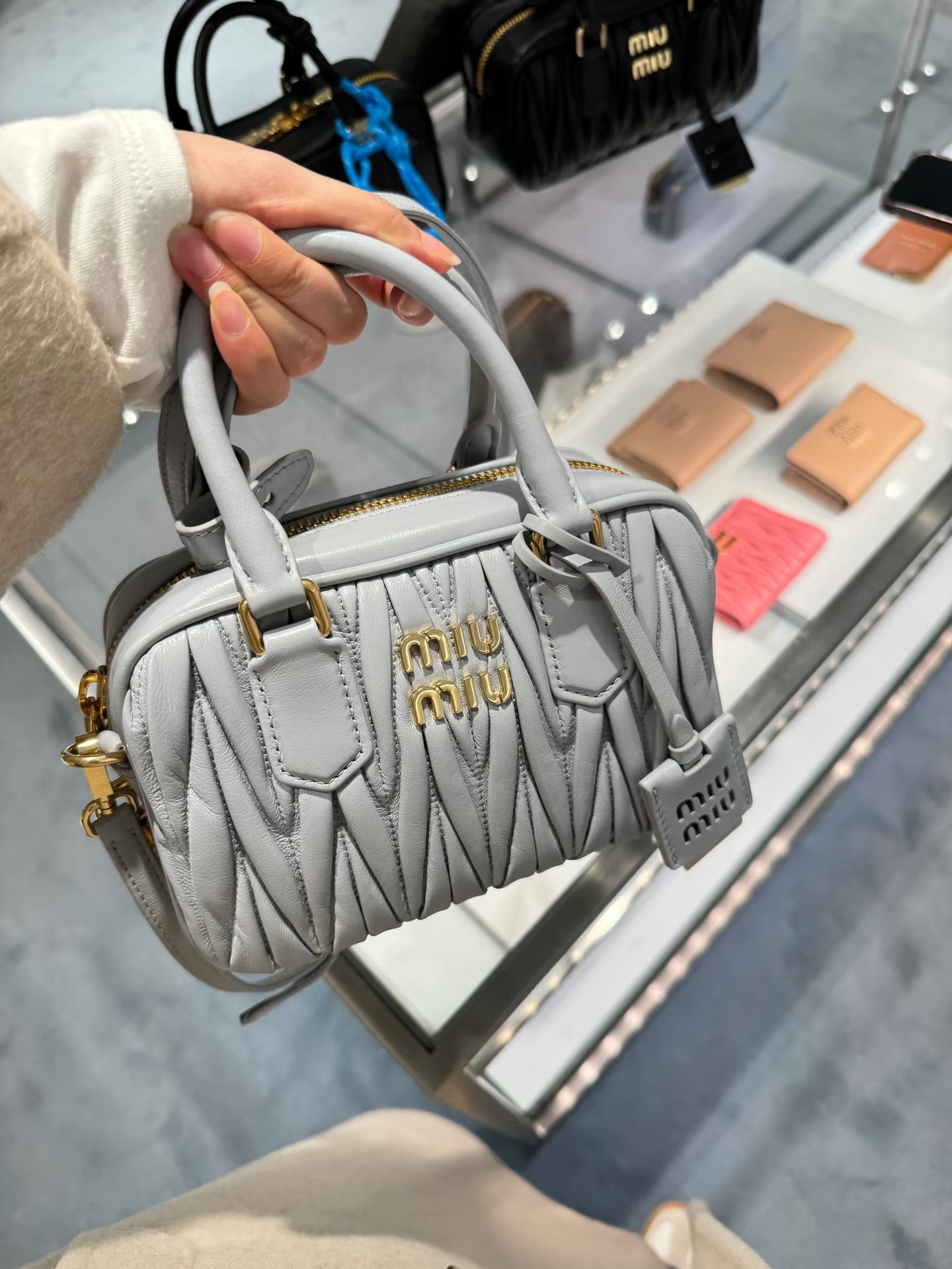 미우미우 아르카디 마테라쎄 나파 가죽 백 스몰