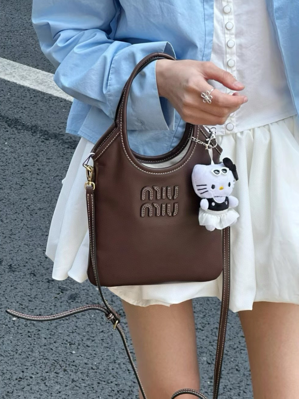 미우미우 아이비 캔버스 토트 백 스몰