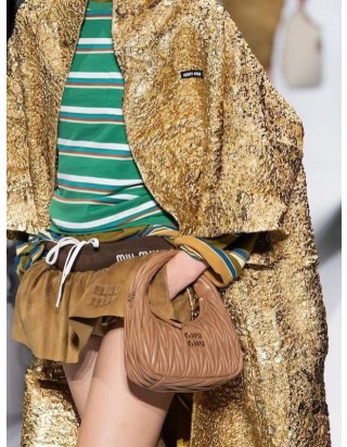 미우미우 완더 마테라세 나파 가죽 호보백 미니