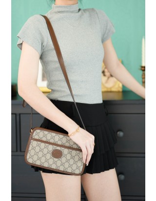 구찌 GG 인터로킹 스프림 클러치 백