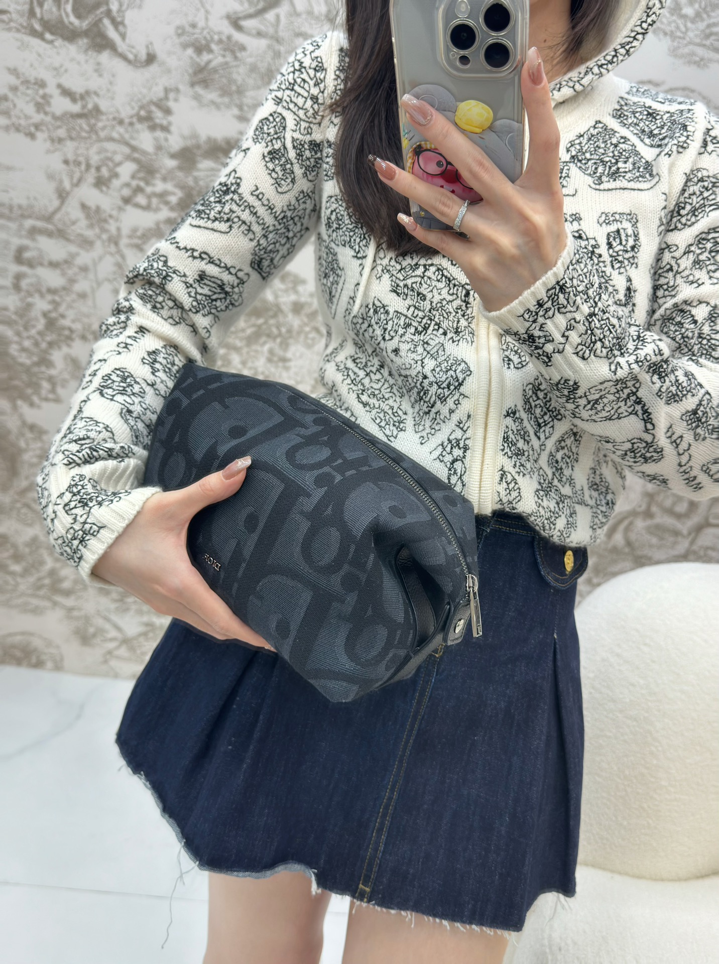 디올 토일레트리 백