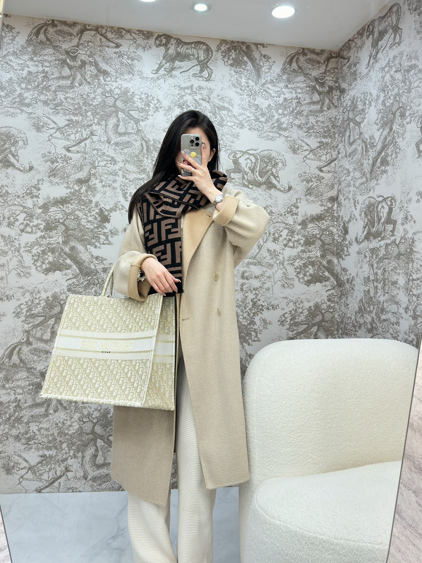 디올 북 토트백 라지