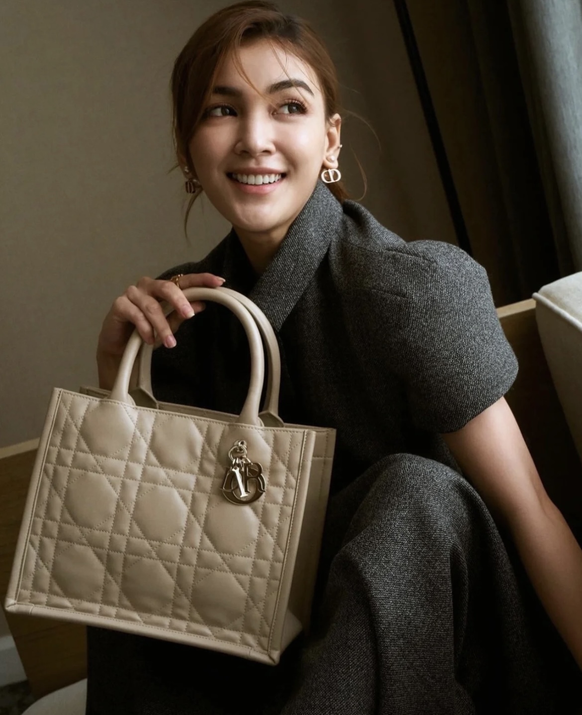 디올 북 토트백 스몰