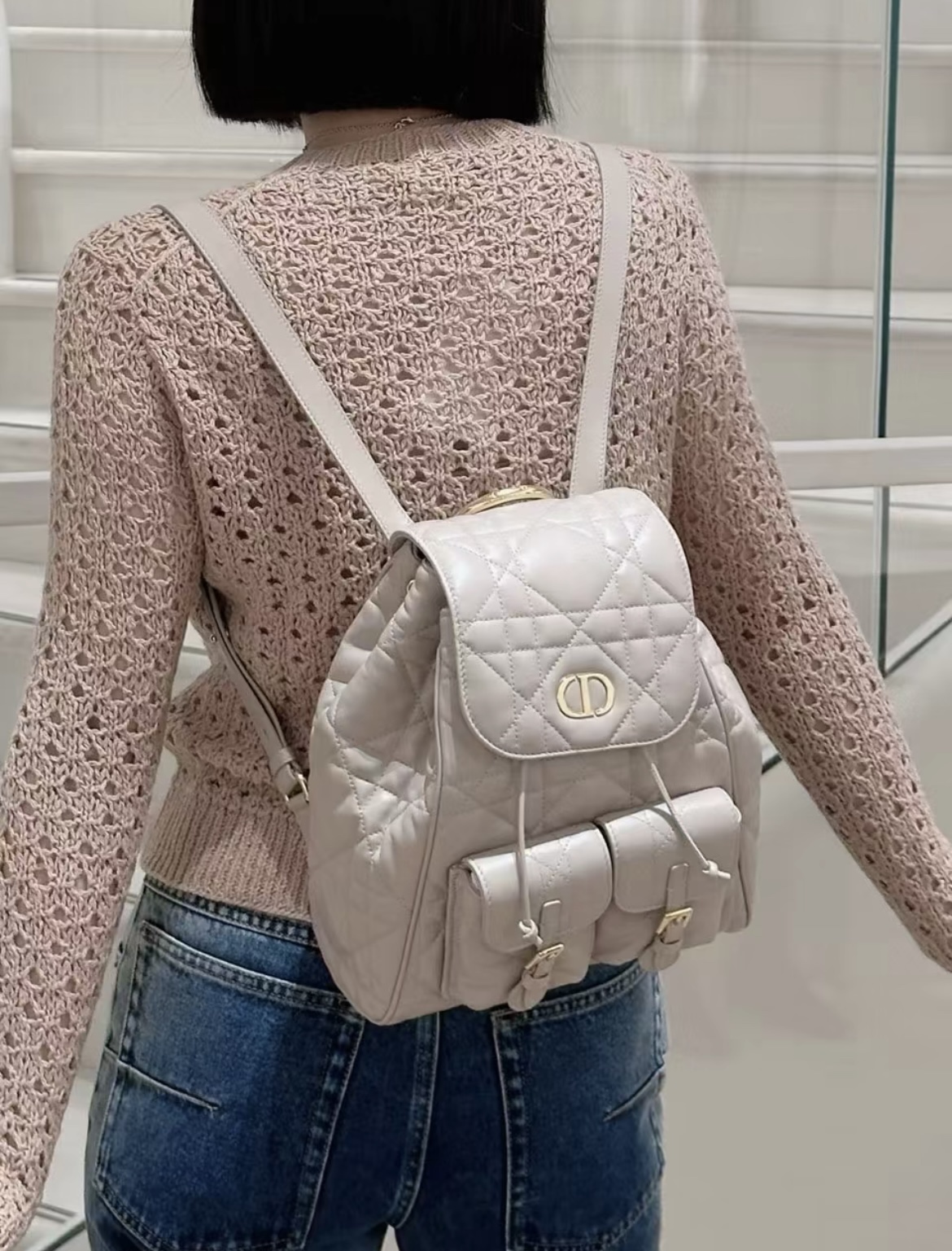 디올 카로 미디움 백팩