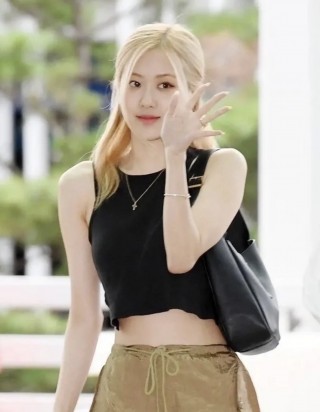 생로랑 르 5 아 7 소프트백 미디움