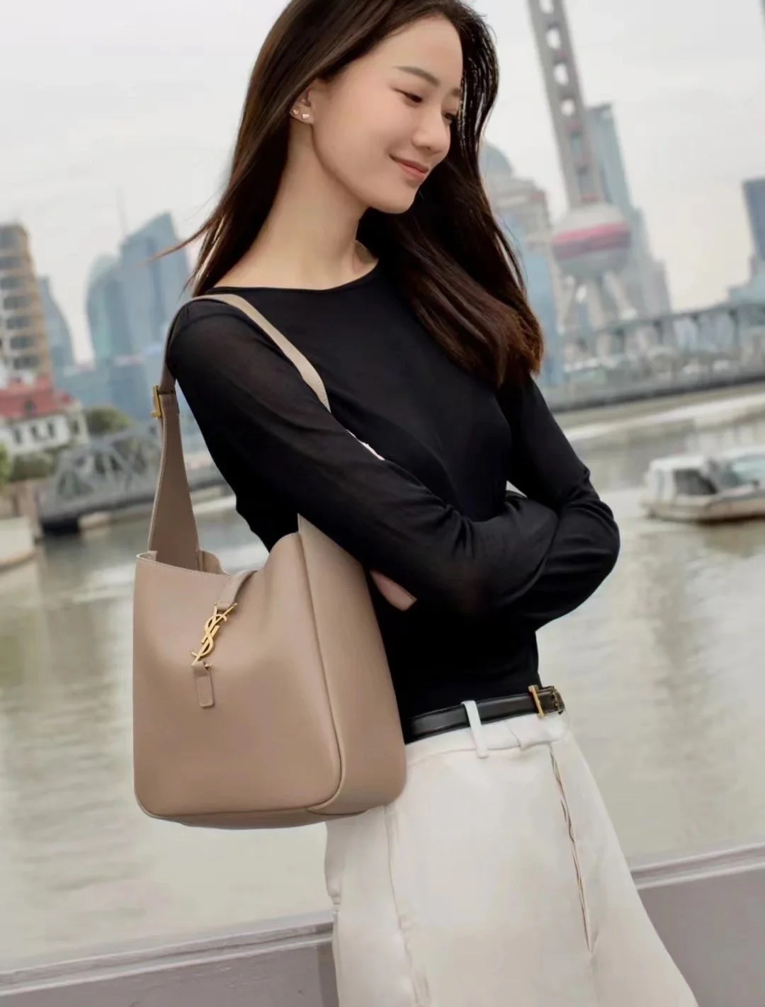 생로랑 르 5 아 7 소프트백 미디움