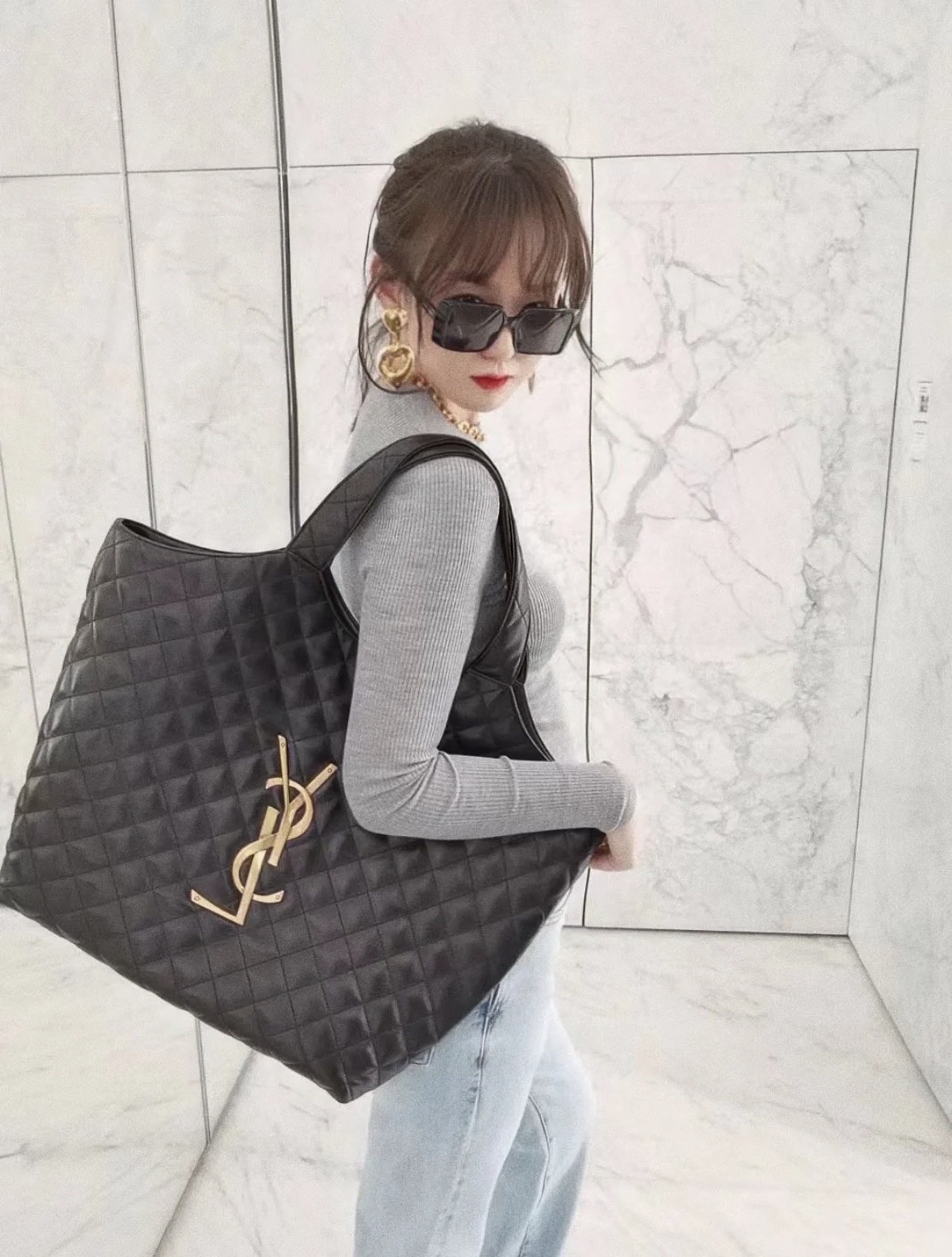 생로랑 이카르 맥시 쇼퍼백 라지