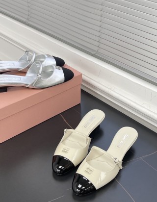 미우미우 발렛 플렛트