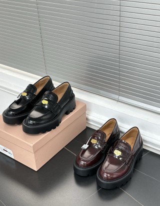 미우미우 레더 페니 로퍼