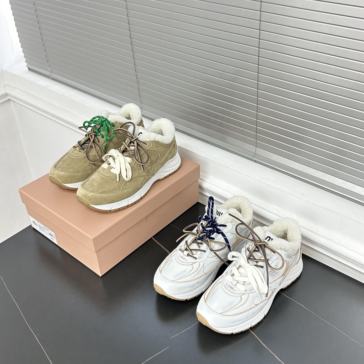 미우미우 X 뉴발란스 530 SL