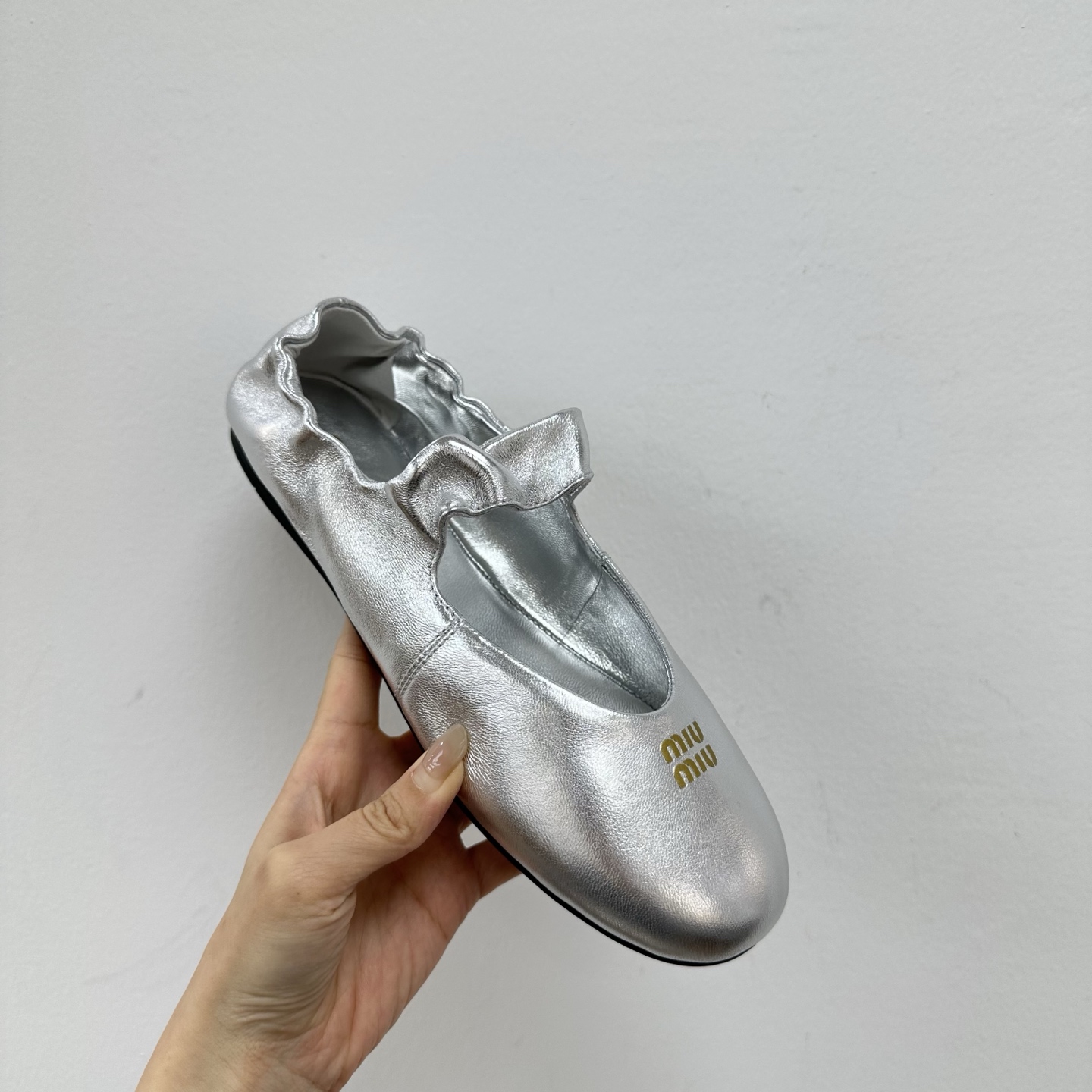 미우미우 루슈 모르도레 나파 가죽 발레리나