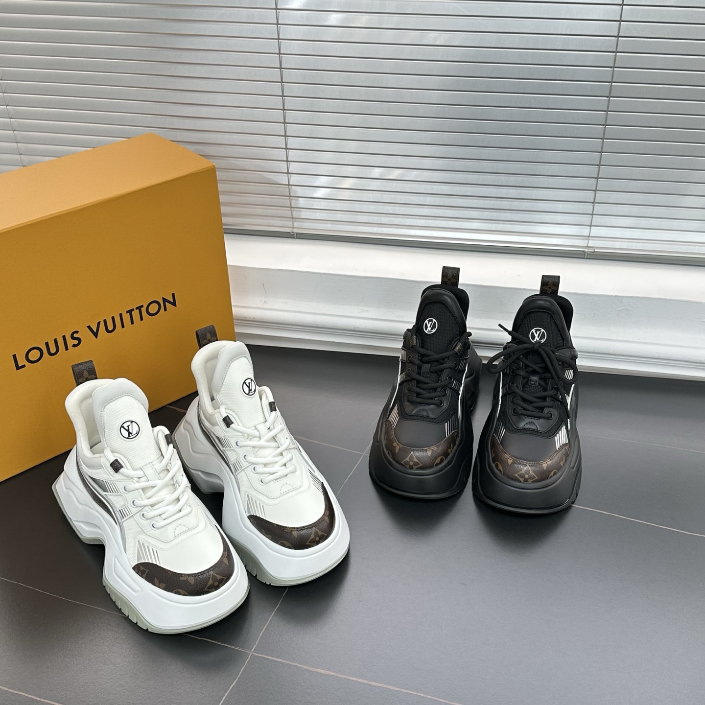 루이비통 아치 라이트 2.0 플래폼 스니커즈