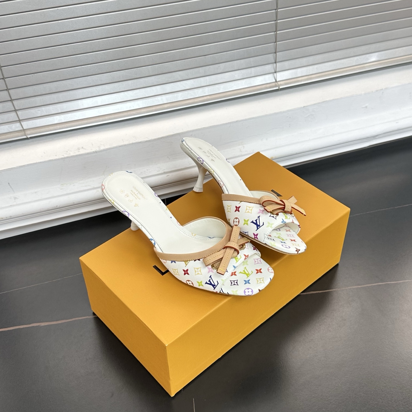 루이비통 X 무라카미 타카시 6AM 뮬