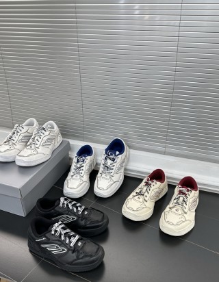 발렌시아가 햄튼스 원 아웃 스니커즈