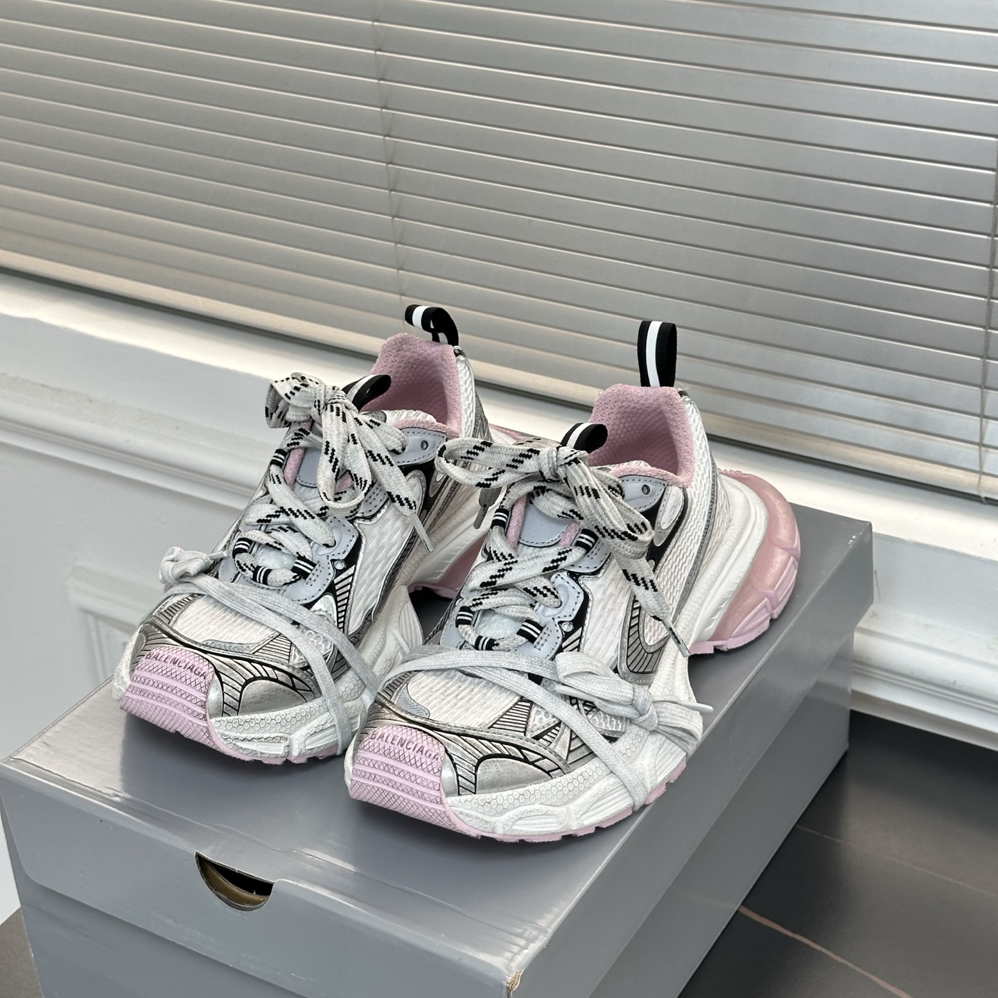 발렌시아가 3XL 스니커즈