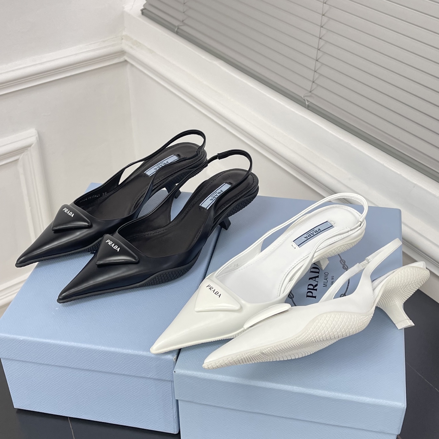 프라다 슬링백 펌프스