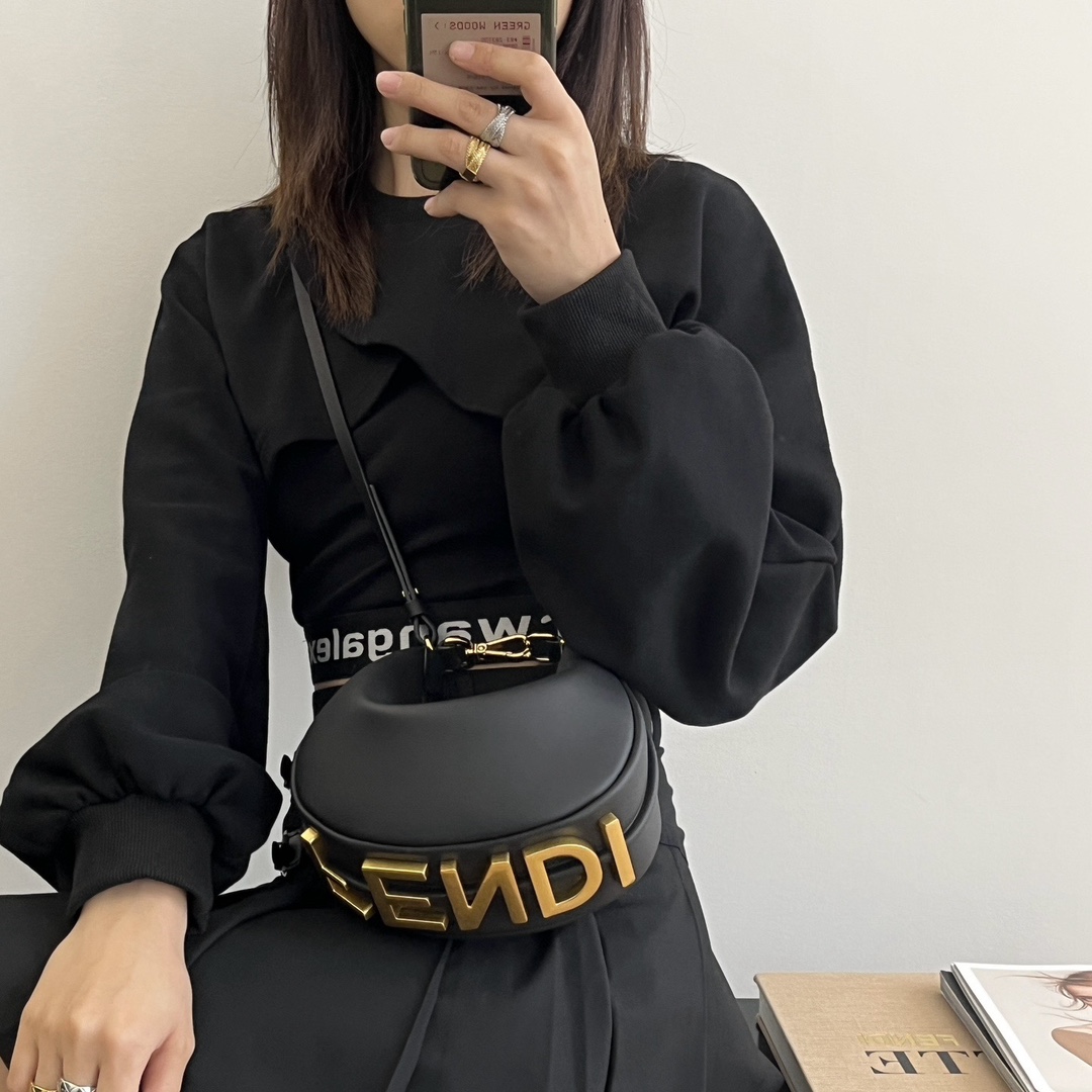 펜디 그라피 스몰 호보백 미니