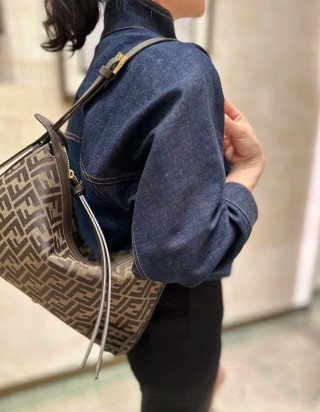 펜디 심플리 자카드 패브릭 백 미디움