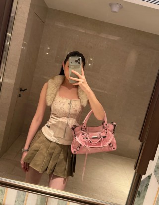 발렌시아가 르 시티 퍼스트 백