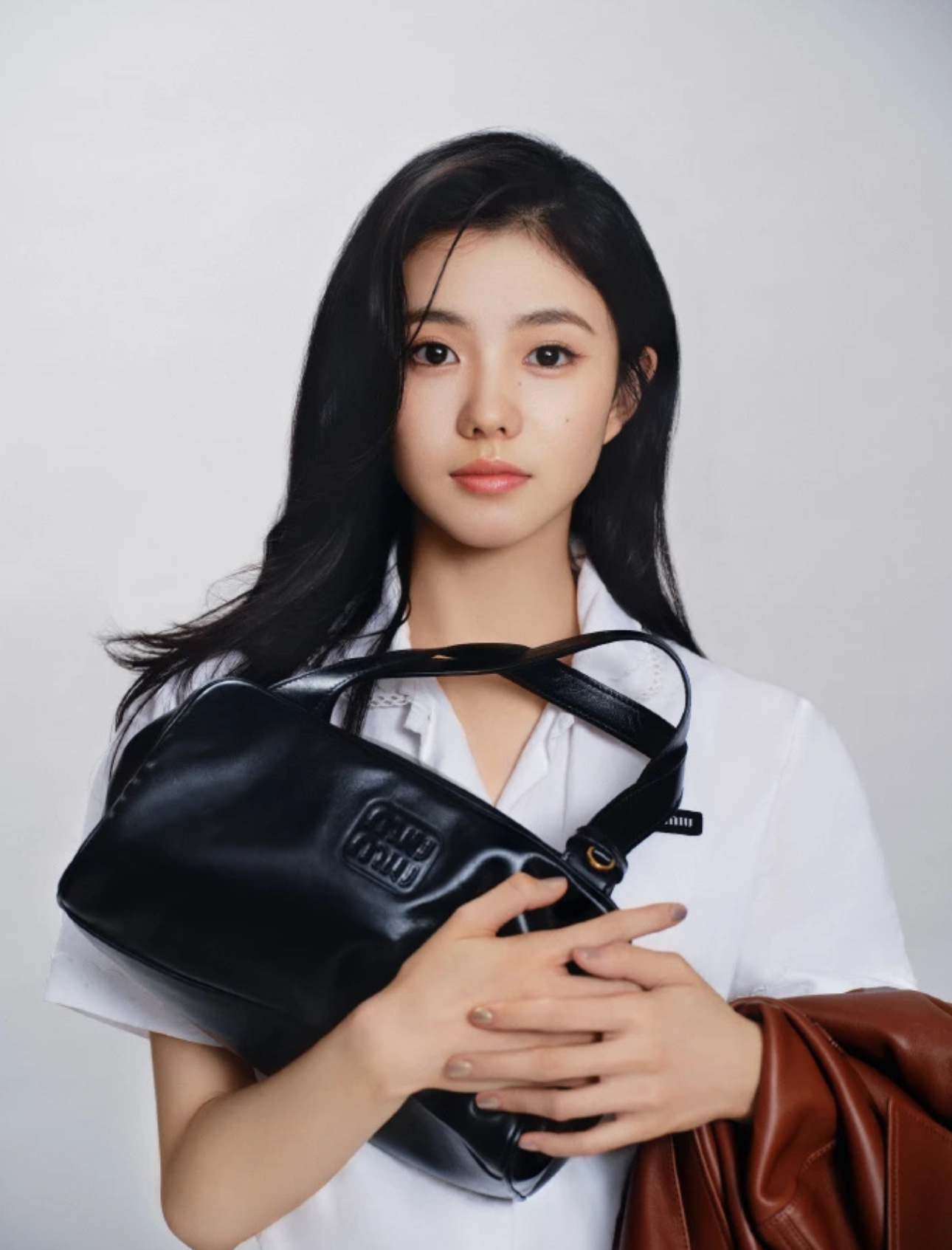 미우미우 가죽 탑 핸들 백