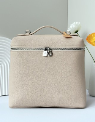 로로피아나 엑스트라 포켓 L23.5 백팩