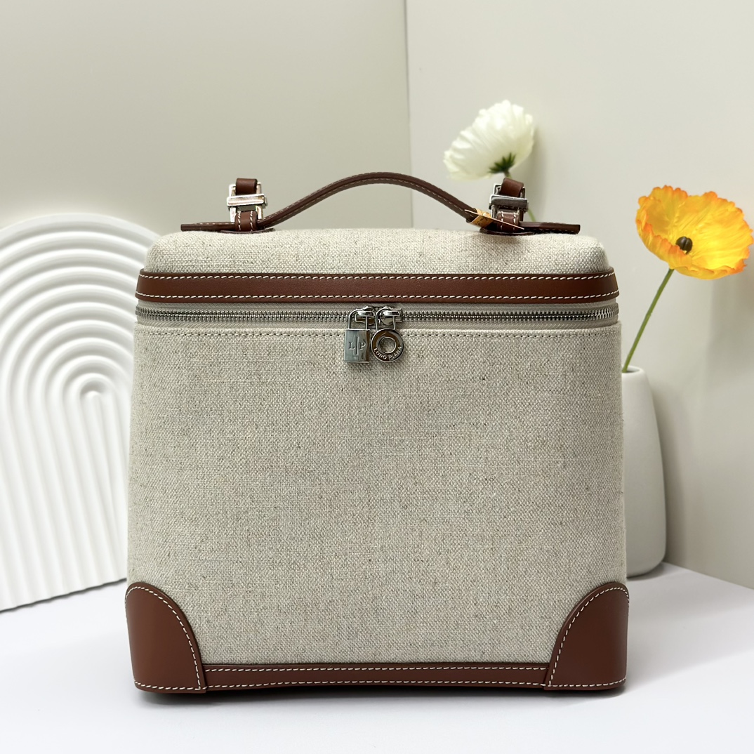 로로피아나 엑스트라 포켓 L23.5 백팩