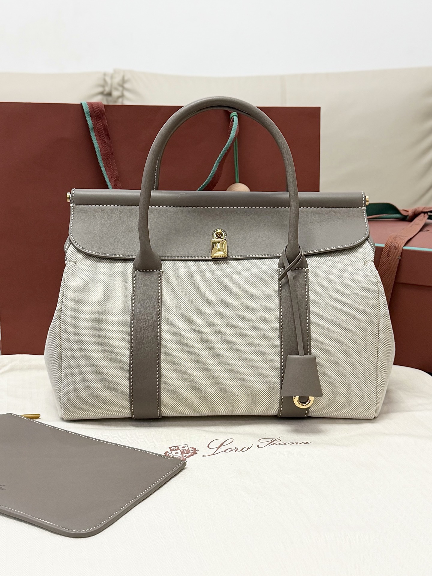 로로피아나 룸 백 L32